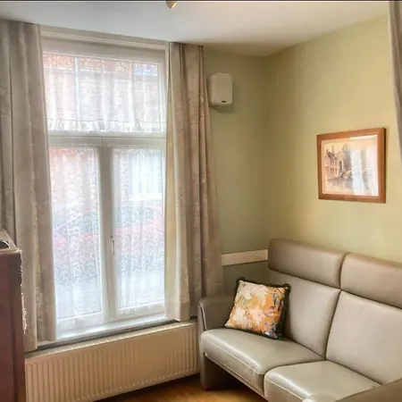 Feriehus Casa Brugensis In Historic Center Of